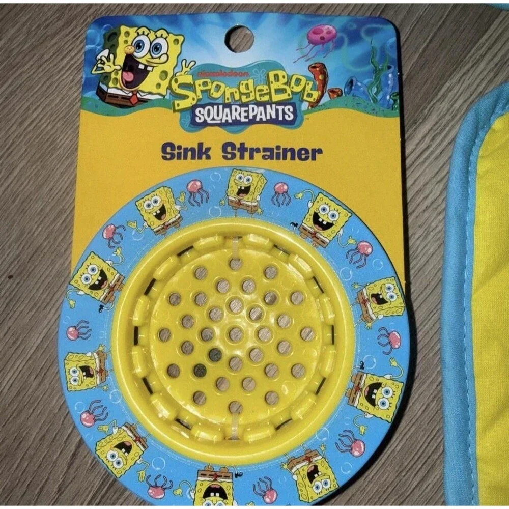 SpongeBob SquarePants kitchen set with yellow SpongeBob face on blue background